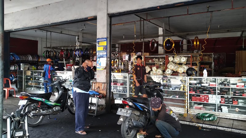 Julie Motor: Solusi Otomotif Cilacap yang Selalu Siap Mengemudi